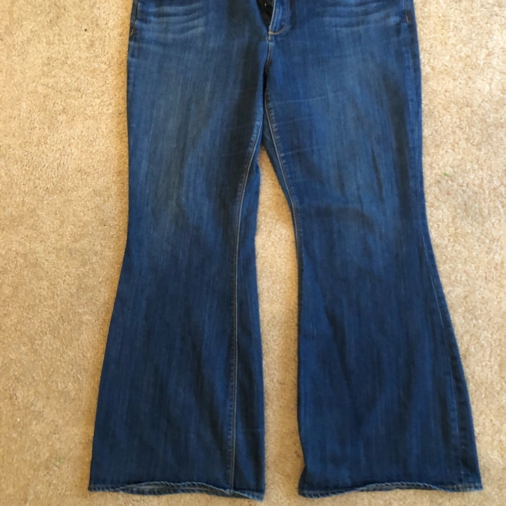 Super wide bell bottom jeans Seven7 brand